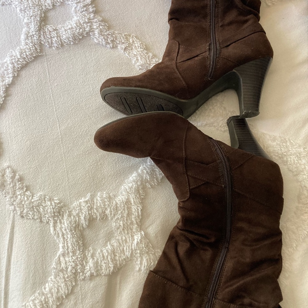 Boots - Picture 2 of 6